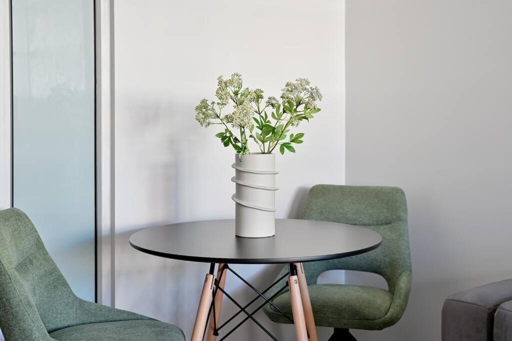 Aquila - Stylish 1-bed In Iconic High-rise Views Apartment *