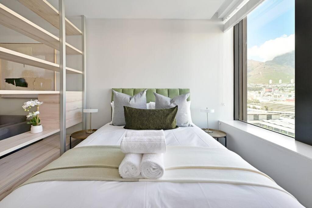 Aquila - Stylish 1-bed In Iconic High-rise Views Apartment *