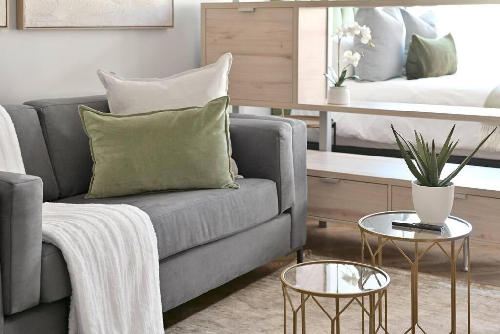 Apartment Aquila - Stylish 1-bed In Iconic High-rise Views Cape Town